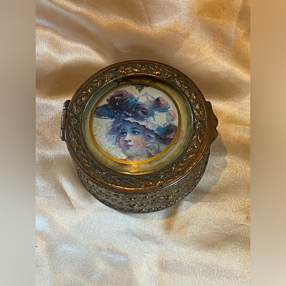 Victorian French Dresser Box #9588